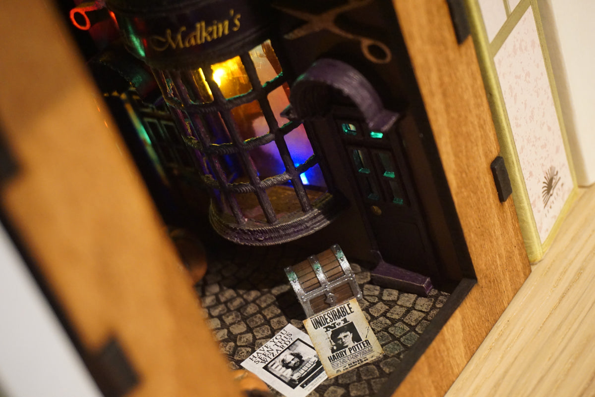 Harry Potter Diagon Alley Book Nook – Handmade Bookshelf Insert & Bookend