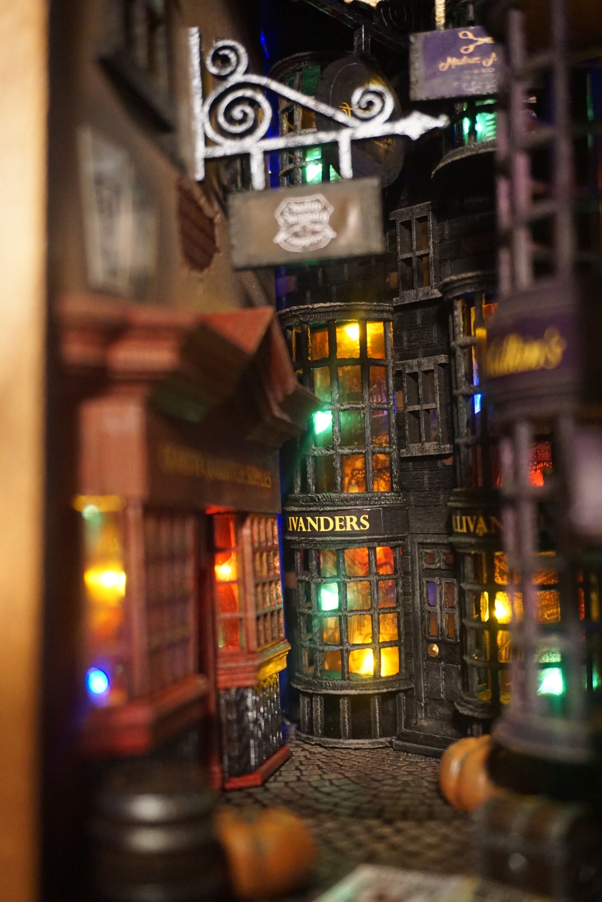 Harry Potter Diagon Alley Book Nook – Handmade Bookshelf Insert & Bookend