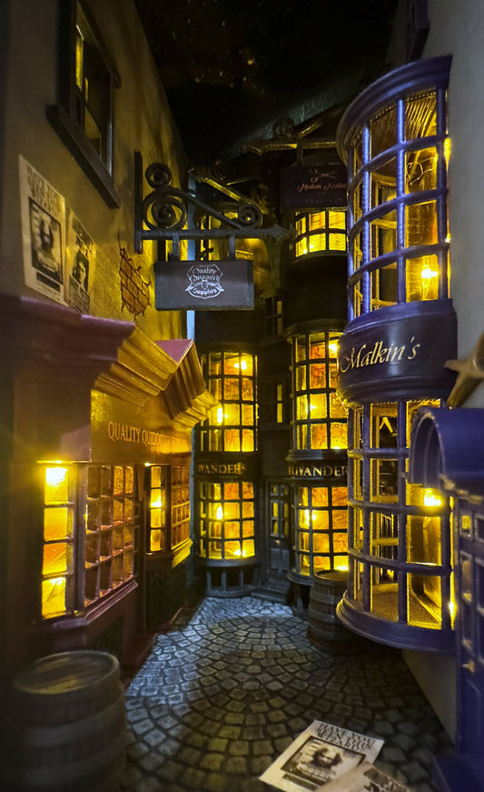 Harry Potter Diagon Alley Book Nook – Handmade Bookshelf Insert & Bookend